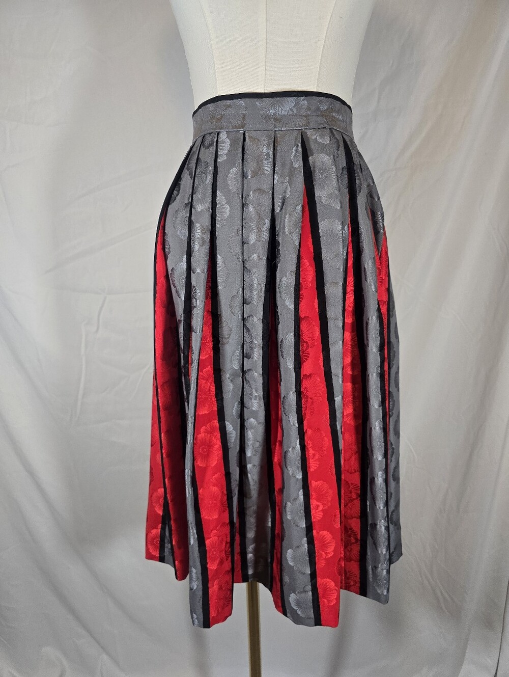 Vintage Gray and Red Pleated Floral Jacquard Skirt - Silk, Pockets